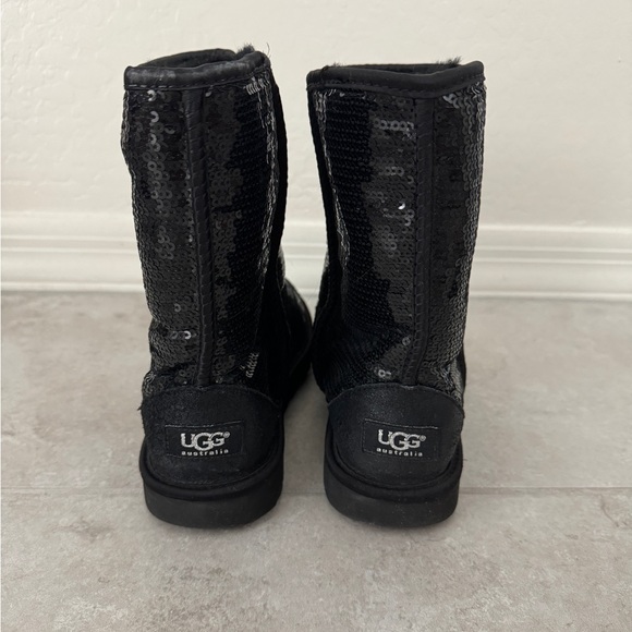 Classic Short Black Sequin Sparkly Uggs - size 8 - Picture 3 of 5